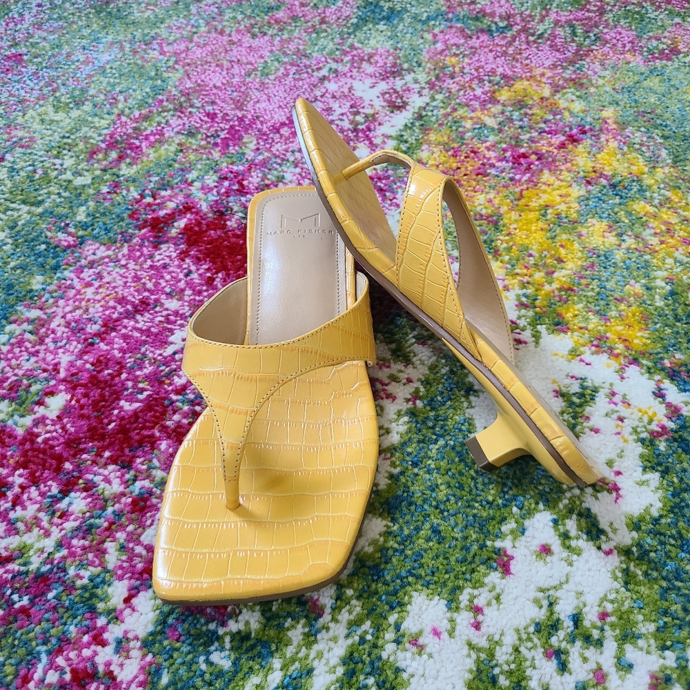 Like New - Marc Fisher Yellow sandals 👡 kitten heels - Picture 8 of 12